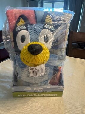 Bluey Bath Towel & Sponge Set with Hooded Plush Character - Blue & Yellow